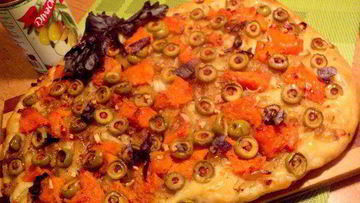Рецепт Лепешки с тыквой, оливками и луком