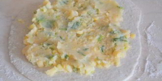 Рецепт лепешек с горохово-чесночной начинкой