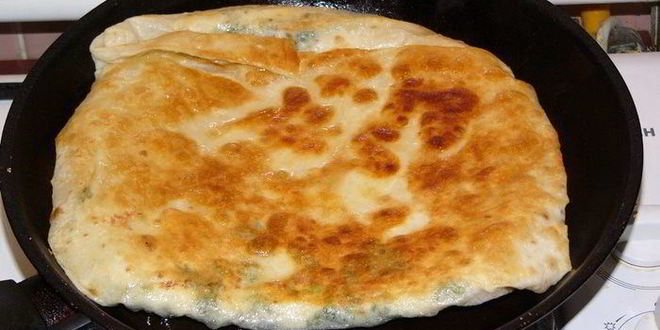 Рецепт лепешек с начинкой к завтраку