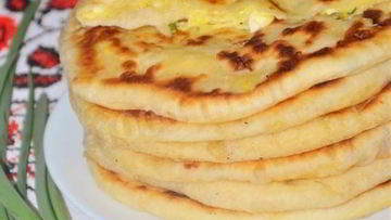 Рецепт Лепешек с зеленым луком и моцареллой