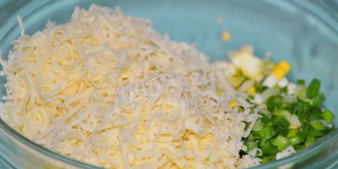 Рецепт лепешек с зеленым луком и моцареллой