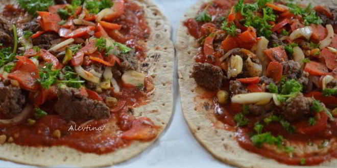 Рецепт обеда на лепешке