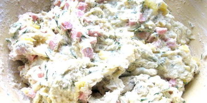 Рецепт сырно-тыквенных лепешки с колбасой и зеленью