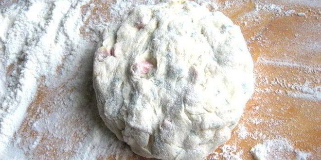 Рецепт сырно-тыквенных лепешки с колбасой и зеленью