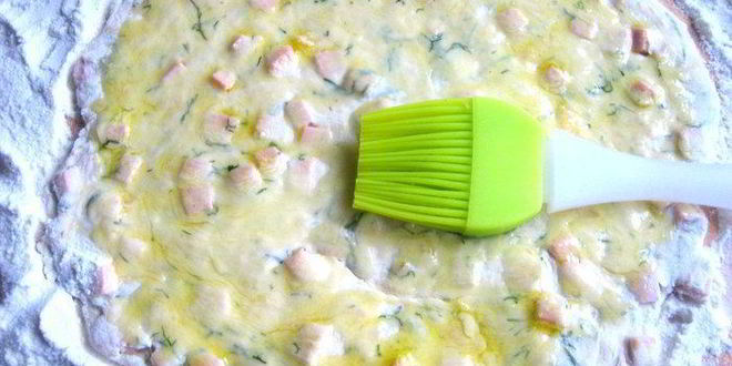 Рецепт сырно-тыквенных лепешки с колбасой и зеленью