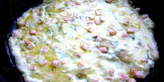 Рецепт сырно-тыквенных лепешки с колбасой и зеленью