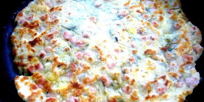 Рецепт сырно-тыквенных лепешки с колбасой и зеленью