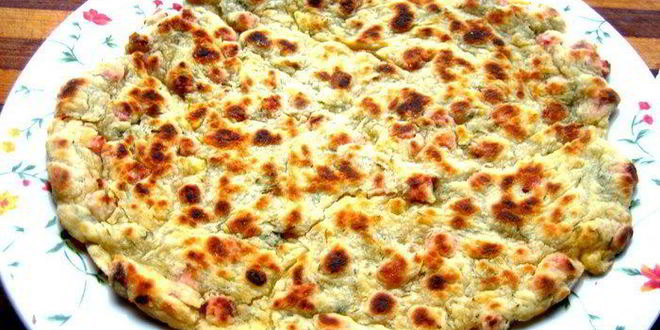 Рецепт сырно-тыквенных лепешки с колбасой и зеленью