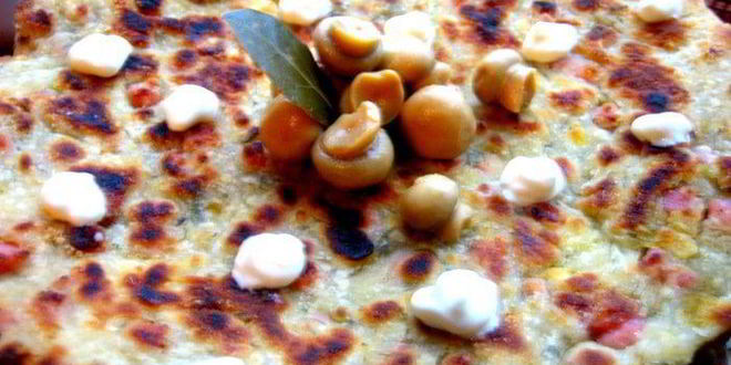 Рецепт сырно-тыквенных лепешки с колбасой и зеленью