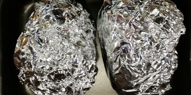 Рецепт цельнозерновой лепешки с тунцом, креветками и перечным соусом