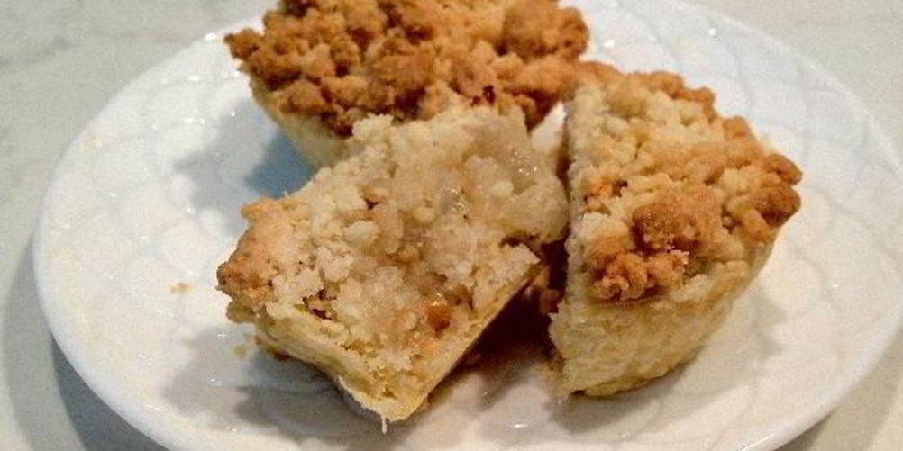 Как приготовить грушевые крамбл-маффины