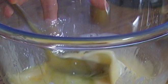 Рецепт маффинов с белым шоколадом, макадамией и вишней