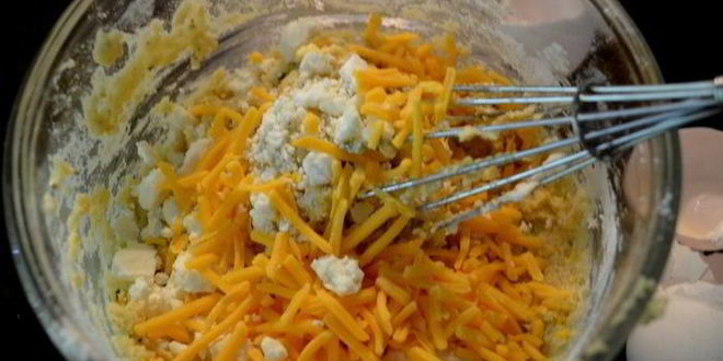 Рецепт маффинов с тремя видами сыра