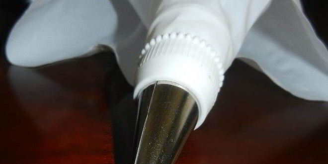 Рецепт нежных шоколадных маффинов и крем для украшения