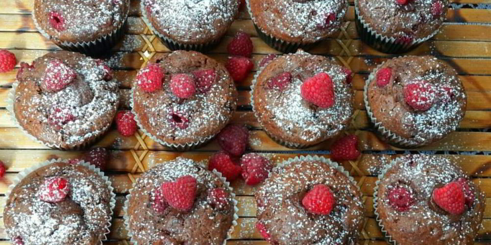 Как приготовить шоколадных маффинов с малиной