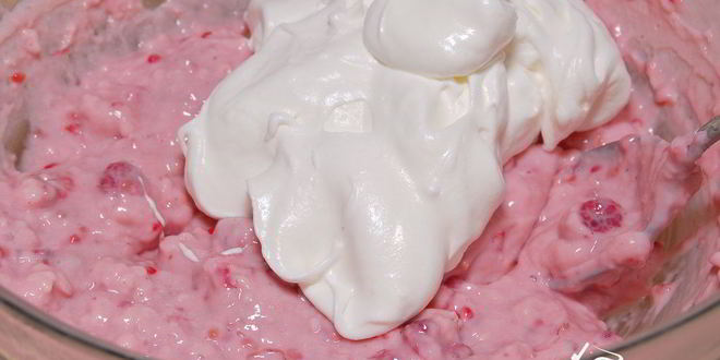 Рецепт малинового рулета