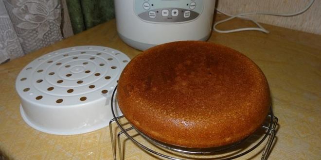 Рецепт манника в мультиварке на молоке с ягодами