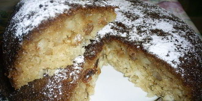 Рецепт нежного манника с яблоками и изюмом