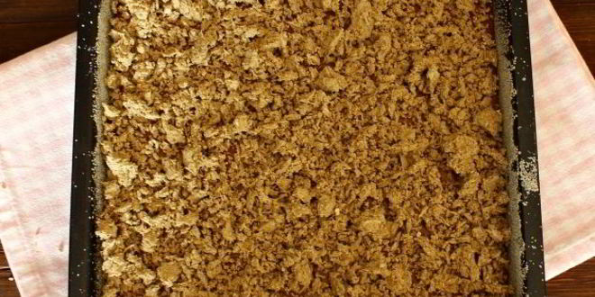 Рецепт шоколадного манника с халвой