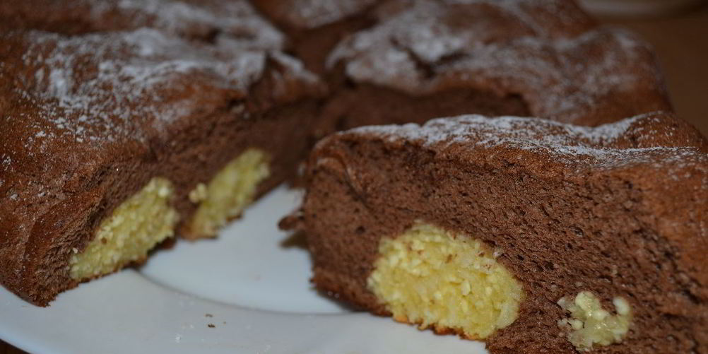 Как приготовить шоколадный манник с творожными шариками