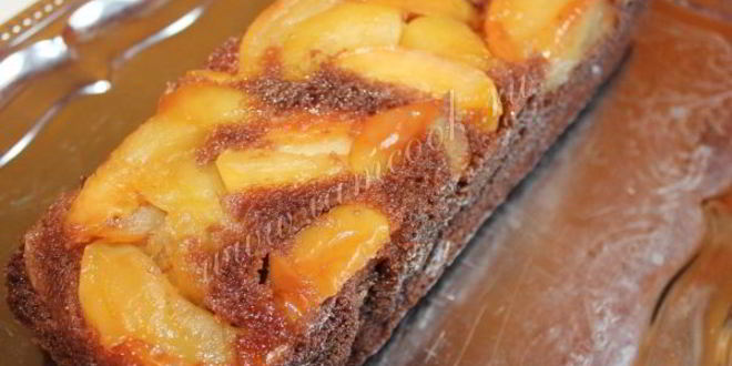 Рецепт шоколадного манника с яблоками