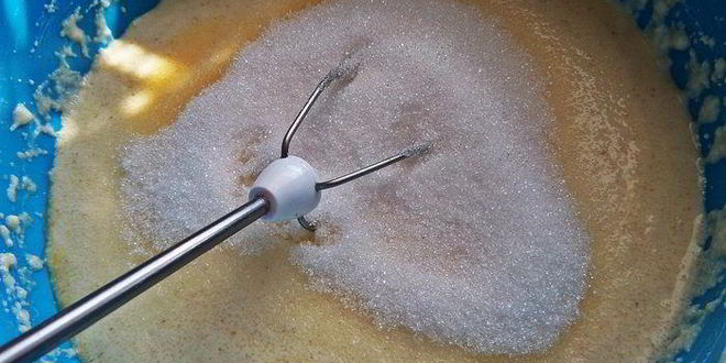 Рецепт творожного манника со сгущенкой