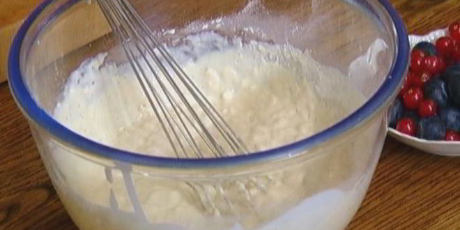 Рецепт фруктовых оладий на кефире