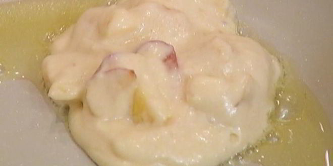 Рецепт фруктовых оладий на кефире