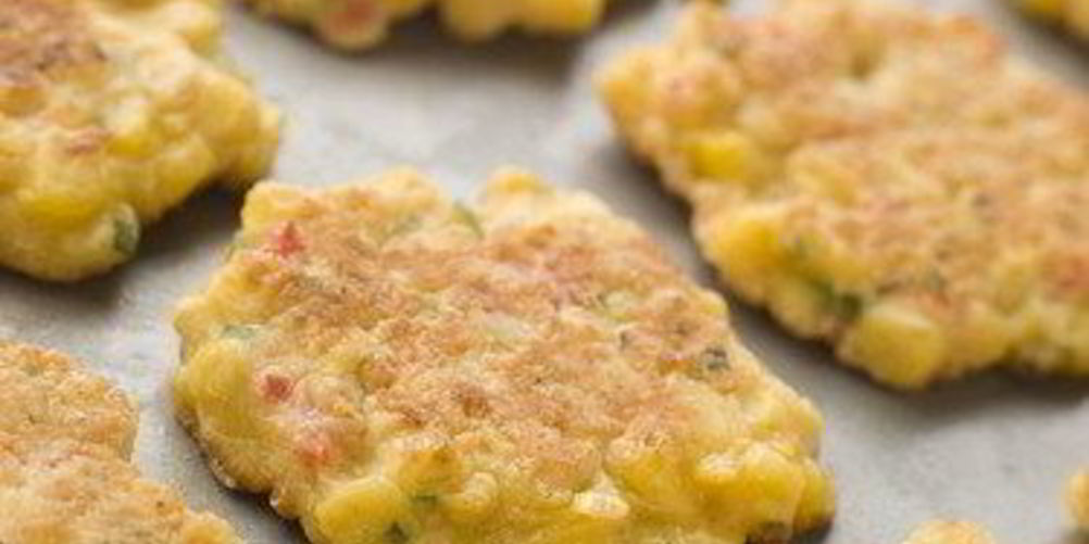 Как приготовить хрустящие рисовые оладьи с пикантным творожным кремом