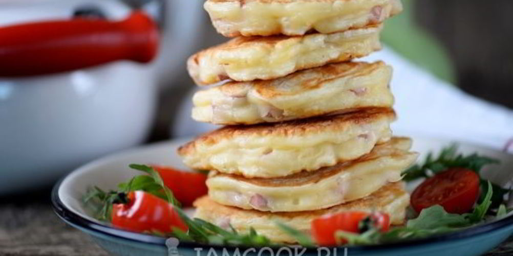 Как приготовить оладьи с колбасой и сыром