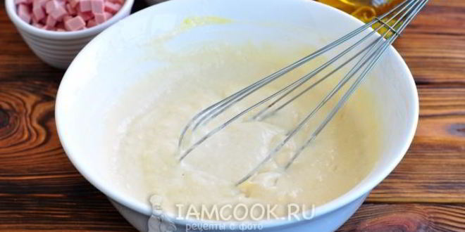 Рецепт оладий с колбасой и сыром