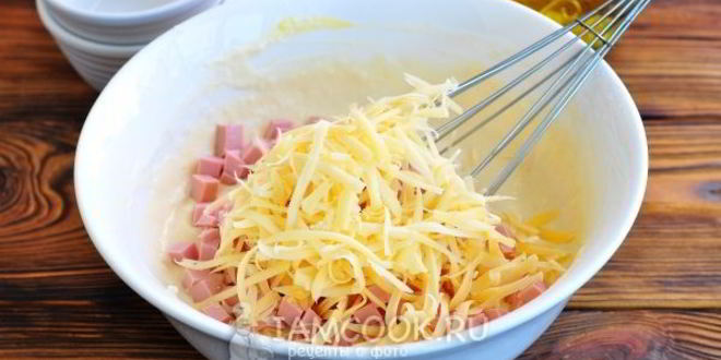 Рецепт оладий с колбасой и сыром