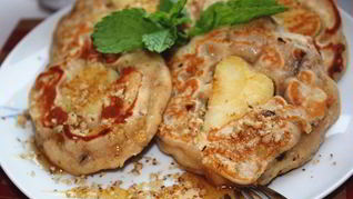 Рецепт Оладий с яблоками, финиками и орешками