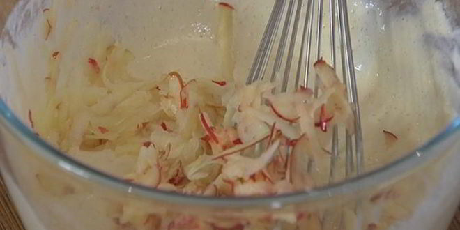 Рецепт оладий с яблоками и яблочной карамелью