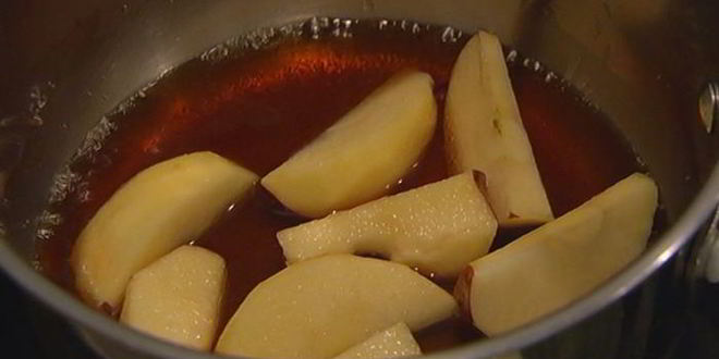 Рецепт оладий с яблоками и яблочной карамелью