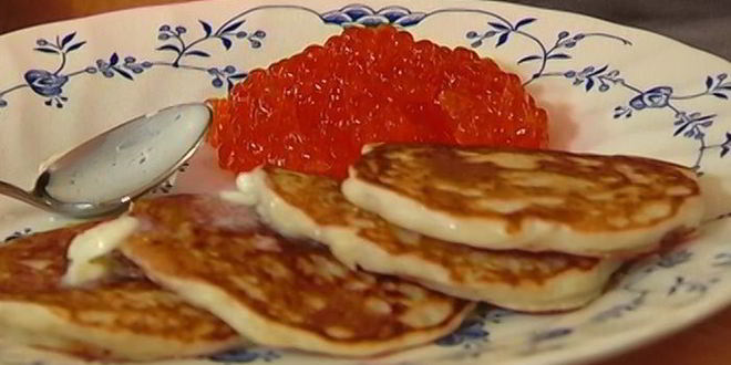 Рецепт овсяных оладушек с красной икрой