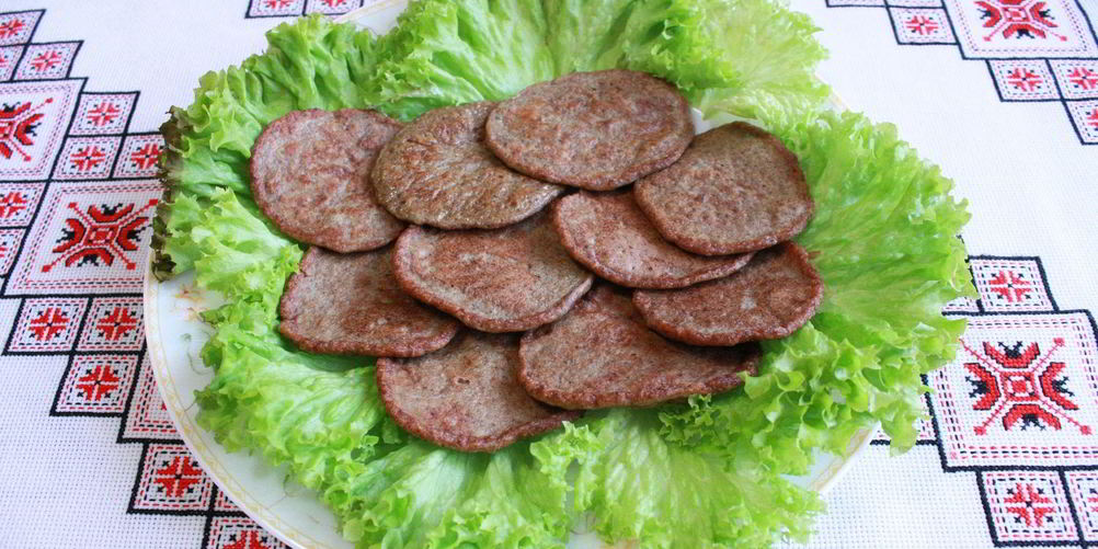 Как приготовить печеночные оладьи из куриной печени