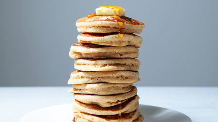 Рецепт Пышных оладий без яиц и соды на простокваше