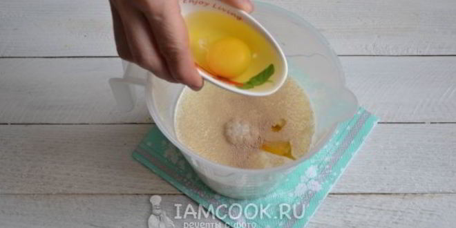 Рецепт пышных оладий на кефире и дрожжах