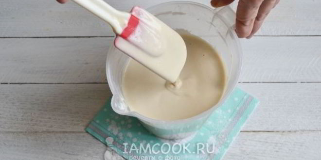 Рецепт пышных оладий на кефире и дрожжах