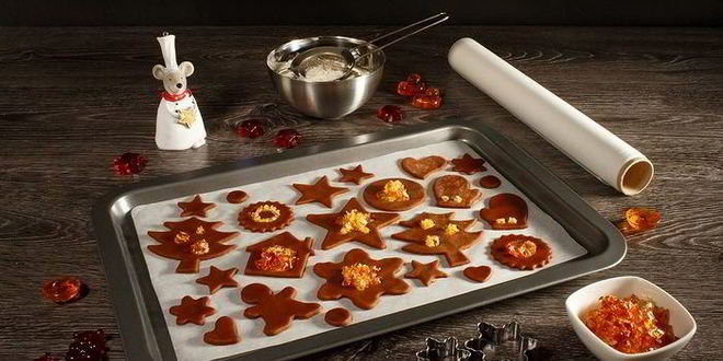 Рецепт корично-гвоздичного печенье с леденцовыми окошками