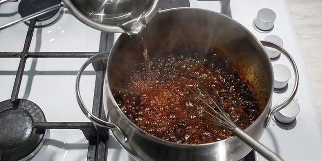 Рецепт корично-гвоздичного печенье с леденцовыми окошками