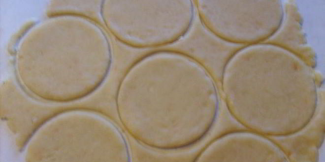 Рецепт миндального печенья день-ночь