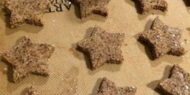 Рецепт новогоднего печенья с корицей и миндалем