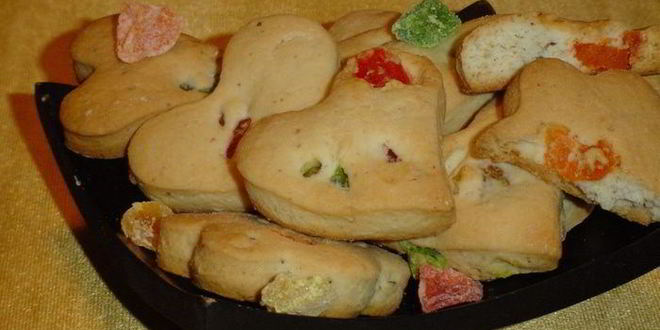 Рецепт постного печенья с орехами и цукатами