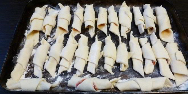 Рецепт рогаликов из слоеного теста