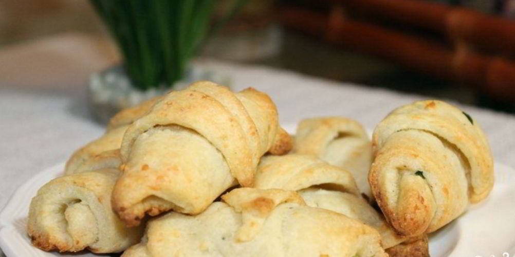 Как приготовить рогалики с сулугуни