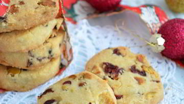 Рецепт Рождественского печенья с клюквой и фисташками