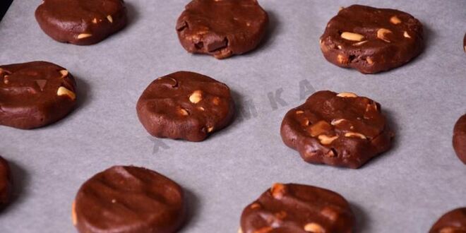 Рецепт шоколадного печенья с арахисом