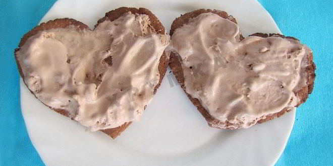 Рецепт шоколадного печенья-сэндвичей на 14 февраля